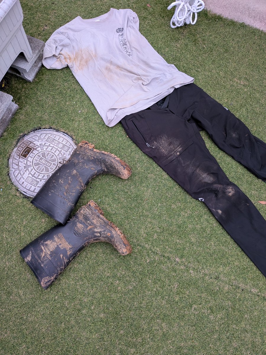 GTub2tCfhVr5acw's tweet photo. 「一燈なんもく」さんの現場へ。
メガソーラー、止めさせないと死人が出ます。
法整備を願わずにいられません。

#一燈なんもく
#DRT_JAPAN
#DGR119
#幡ヶ谷再生大学
#千葉豪雨 https://t.co/MZMwFvrGea