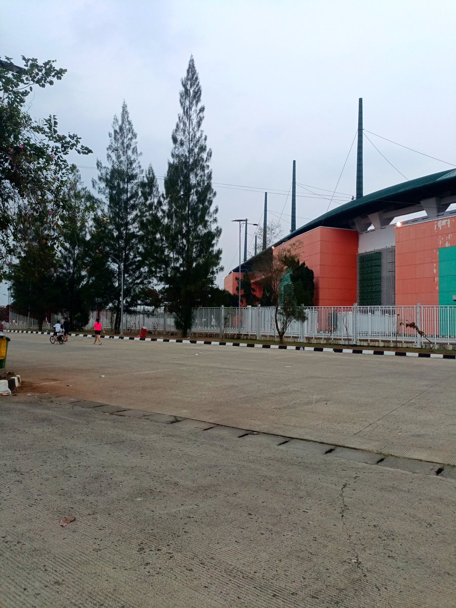 angdaf1202's tweet photo. Runing pun sendirian 
P, info lari #bogor https://t.co/Em9XW2t2hb