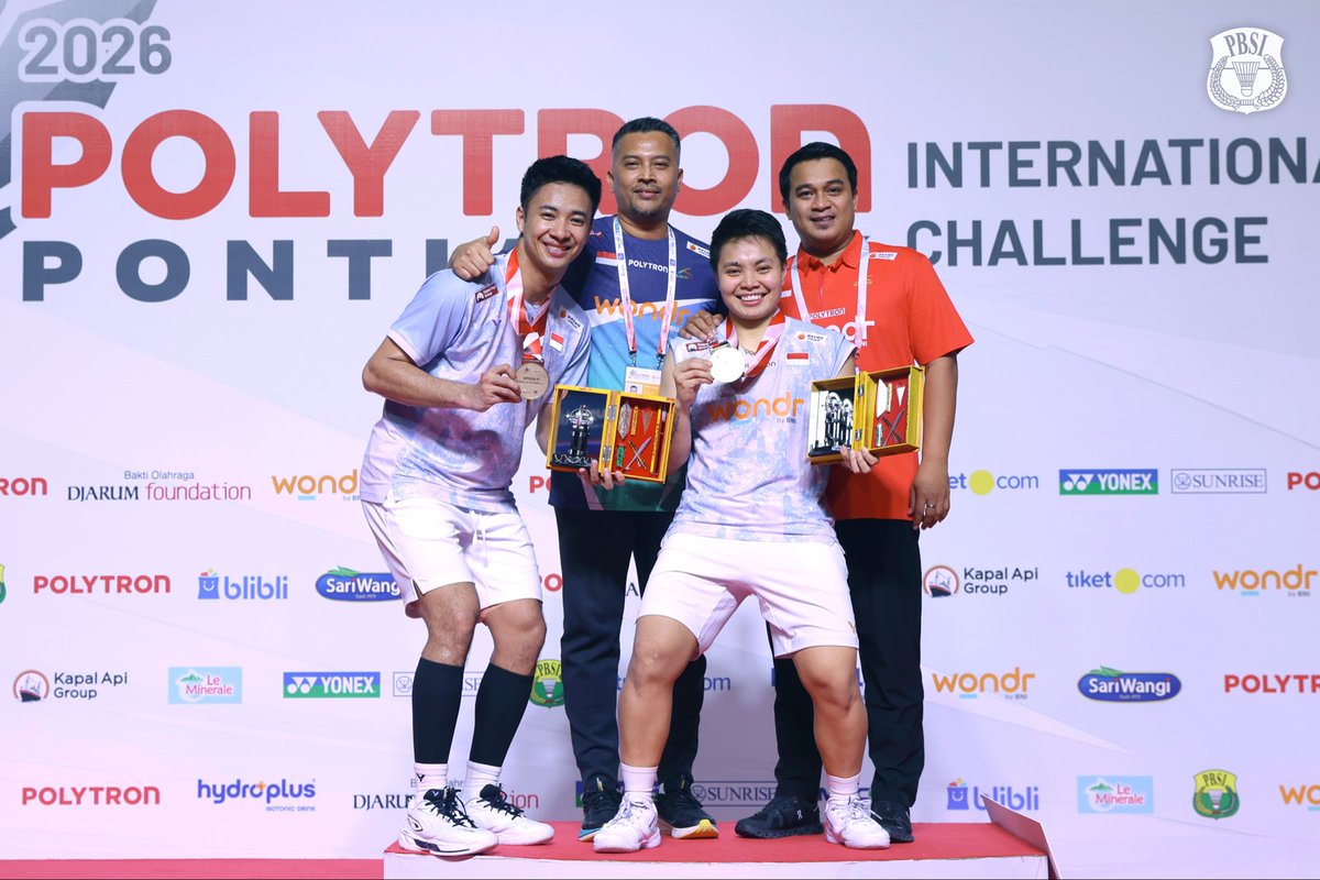 INABadminton's tweet photo. Podium ganda campura  POLYTRON Pontianak International Challenge 2026.

🥇: Dejan Ferdinansyah/Apriyani Rahayu 🇮🇩
🥈: Sheng-Ming Lin/Liang Ching Sun

Selamat kepada kedua pasangan!

#BadmintonIndonesia
#DjarumBadminton
#BanggaTerusMelangkah
#PolytronInternationalChallenge2026 https://t.co/IpnZaCxBSF