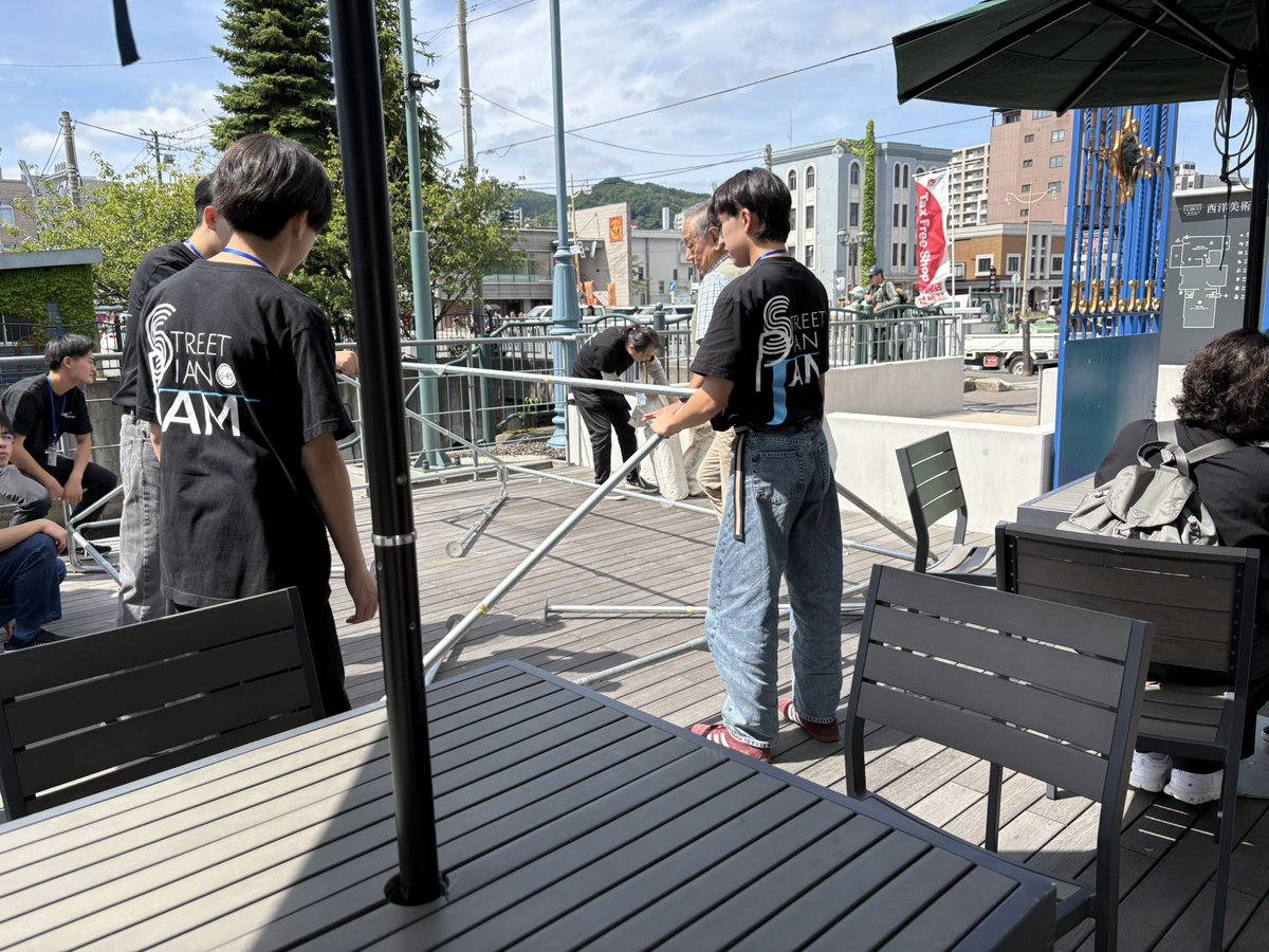 OtaruJam's tweet photo. お礼③
ボランティアスタッフとしてお手伝いしてくれた
商大ピアノサークルの学生さん、北海学園ピアノクラブの学生さん、北大生、小樽市内の小中高大学生、ピアノ教室の保護者、ピアノ講師のみなさま

長丁場でのお手伝い本当にありがとうございました https://t.co/NZbg9k8SEK