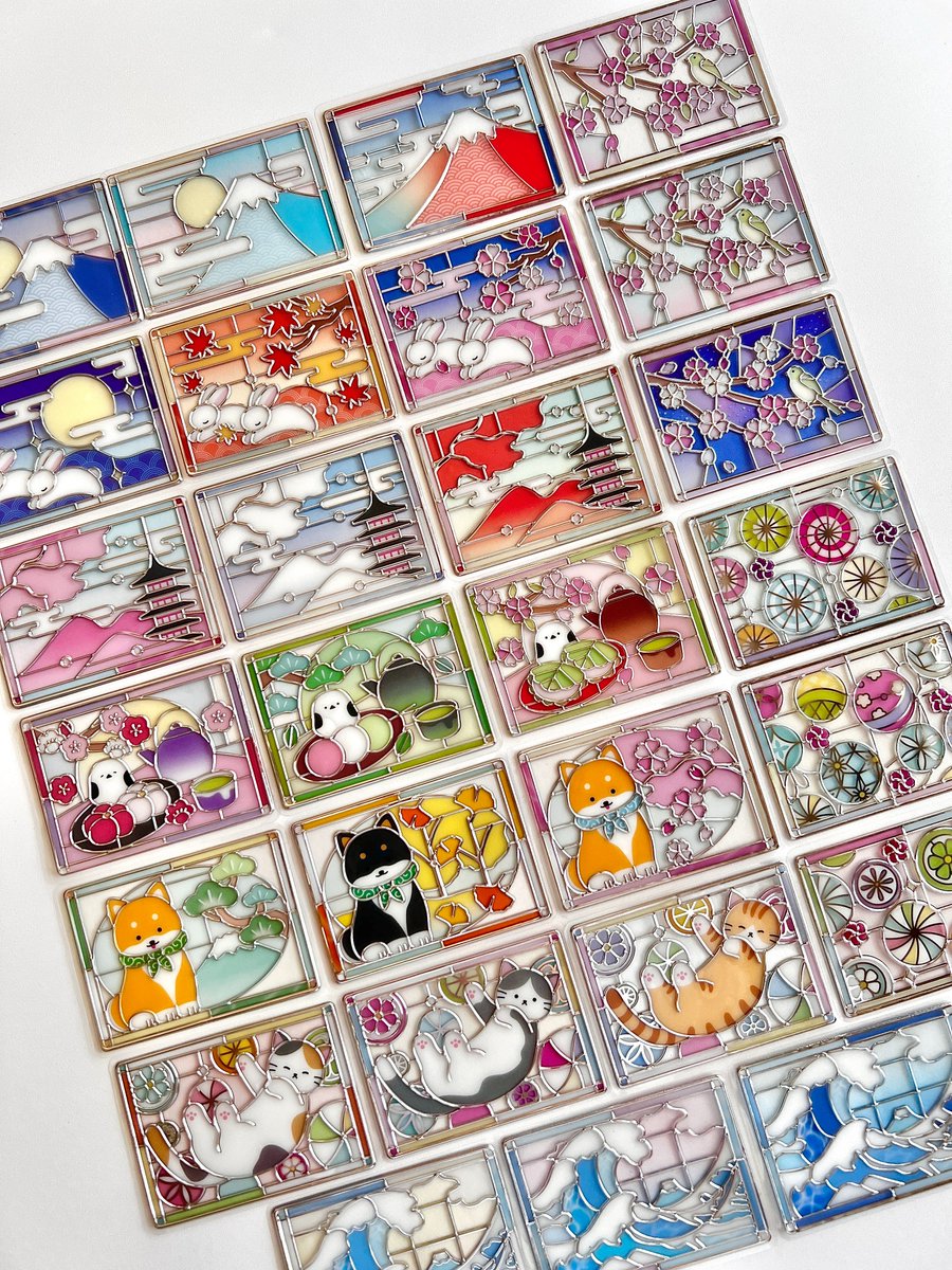 clipnotebook's tweet photo. グラスパーラー ワイド 和柄【ロフト先行販売】
全12種・550円

グラスパーラーシリーズの新サイズ
3柄×3枚（計9枚入り）

シールサイズは横6.2cm × 縦4.5cm
A5サイズのシール台紙に8枚貼れました✨

シマエナガがデザインされてる「抹茶」が特にかわいい🍵 https://t.co/uz0f0mIZ0b
