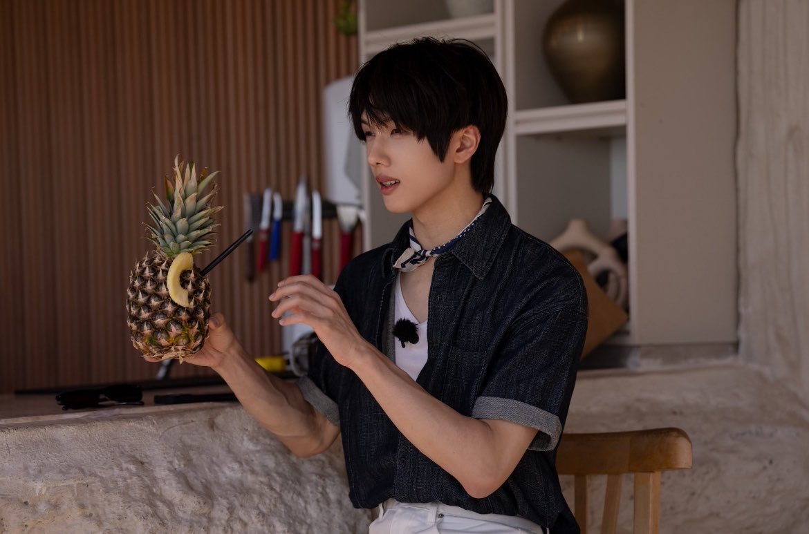s0_0b0211's tweet photo. 왕자와거지 인스타그램 #지성 https://t.co/j8Go19rVGh