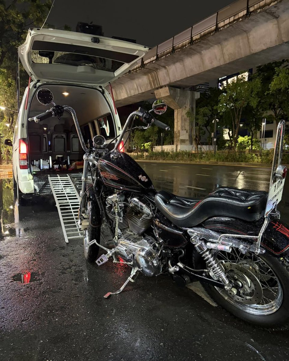 riverajustin026's tweet photo. Drink. It’s raining. It’s dangerous. Don’t ride. Call me—I’m happy to help. 096 923 8535 https://t.co/ytWR0acBwm