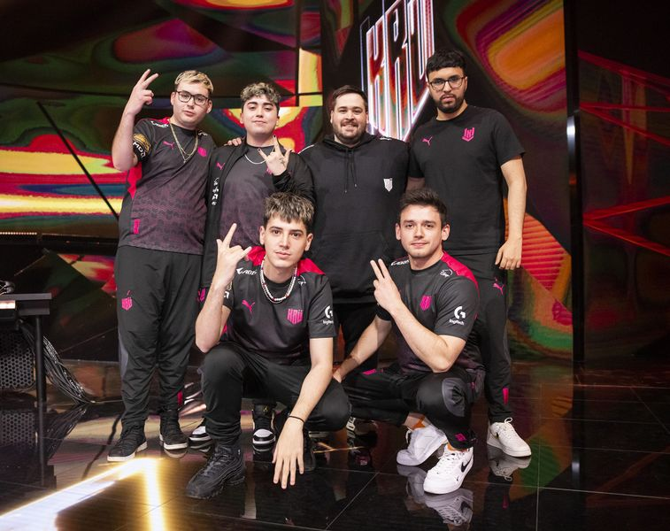 statsmeisterVLR's tweet photo. Teams with Most Champs appearances in VCT Americas:

🇦🇷 KRÜ - 4
🇺🇸 Sentinels - 3
🇧🇷 FURIA - 2
🇺🇸 G2 - 2
🇧🇷 LOUD - 2
🇦🇷 LEVIATÁN - 2
🇺🇸 NRG - 2
🇺🇸 OpTic/ENVY - 2
🇺🇸 Evil Geniuses - 1
🇧🇷 MIBR - 1
🇺🇸 XSET - 1
🇺🇸 100T - 1
🇺🇸 Cloud9 - 1
🇧🇷 Vikings - 1
🇧🇷 Keyd Stars - 1

KRÜ now ☠️ https://t.co/N73LjykHXd
