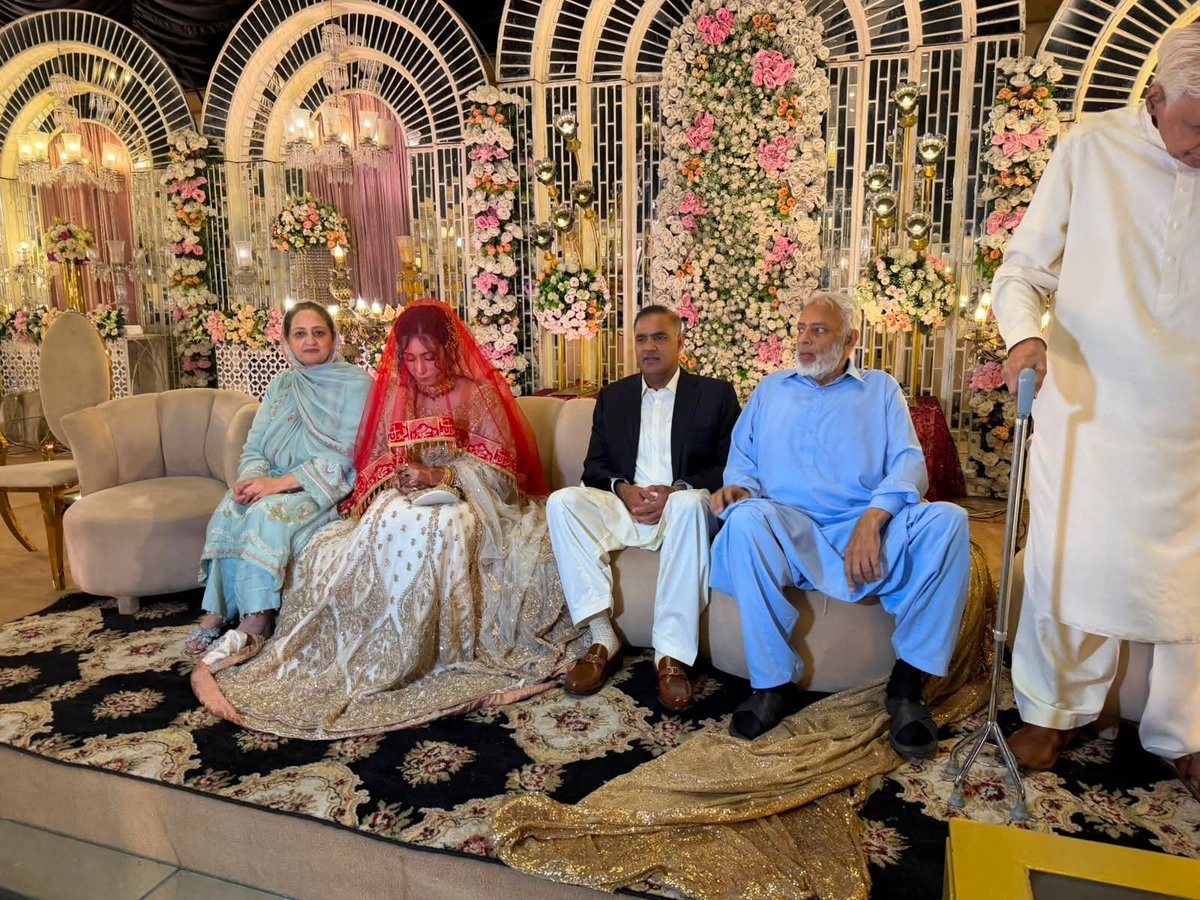 Ikramullahafri7's tweet photo. محترم سینیٹر عابد شیر علی صاحب کو دوسری بار رشتۂ ازدواج میں منسلک ہونے پر دل کی گہرائیوں سے مبارکباد پیش کرتا ہوں۔ 💍❤️
@AbidSherAli 
@pmln_org https://t.co/WOU3bavHYd