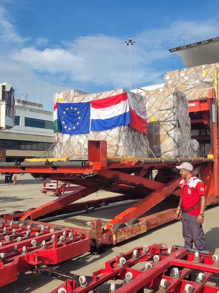 hadjalahbib's tweet photo. As Venezuela still recovers from the earthquakes, EU assistance continues arriving. 

A plane just landed carrying nearly 30 tonnes of health items and other vital supplies, donated by Hungary, Poland and the Netherlands. 

EU solidarity at work 🇪🇺 https://t.co/DFEPhm8RHn