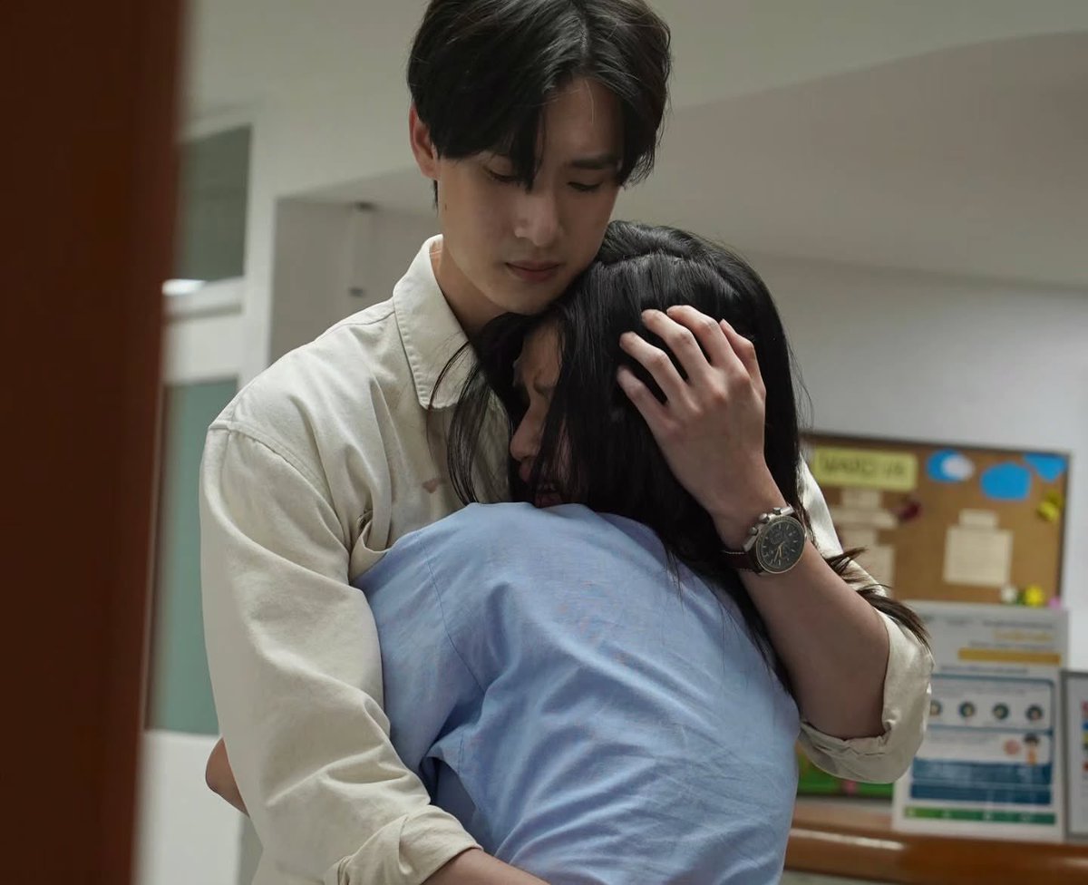 askwillest's tweet photo. phat, terima kasih udah jadi bahu yang selalu ada buat kaye sama praew.
HABIS INI KITA YG PELUK PHAT BARENG-BARENG

#MrKillSeriesEP7 https://t.co/QzlRiTNAsw