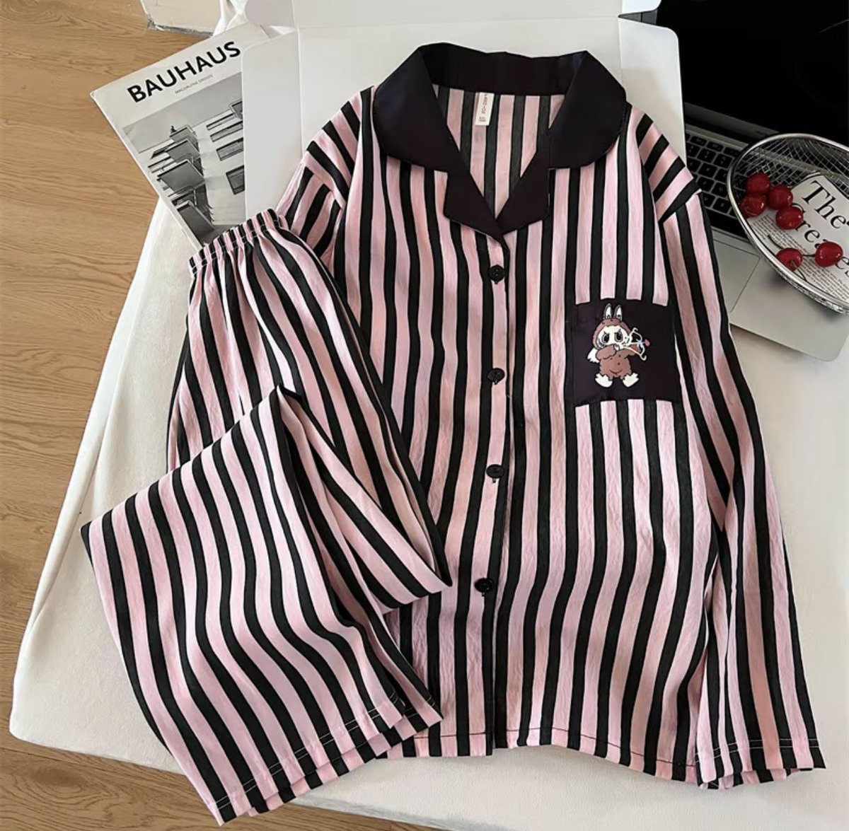 AsnadiaD's tweet photo. Bila i ckp nak beli baju tidur tu... yg comel-comel macam ni lah i duk bayang dlm kepala.🥹🎀

Cantik kan? https://t.co/jCoi1uNUuV
