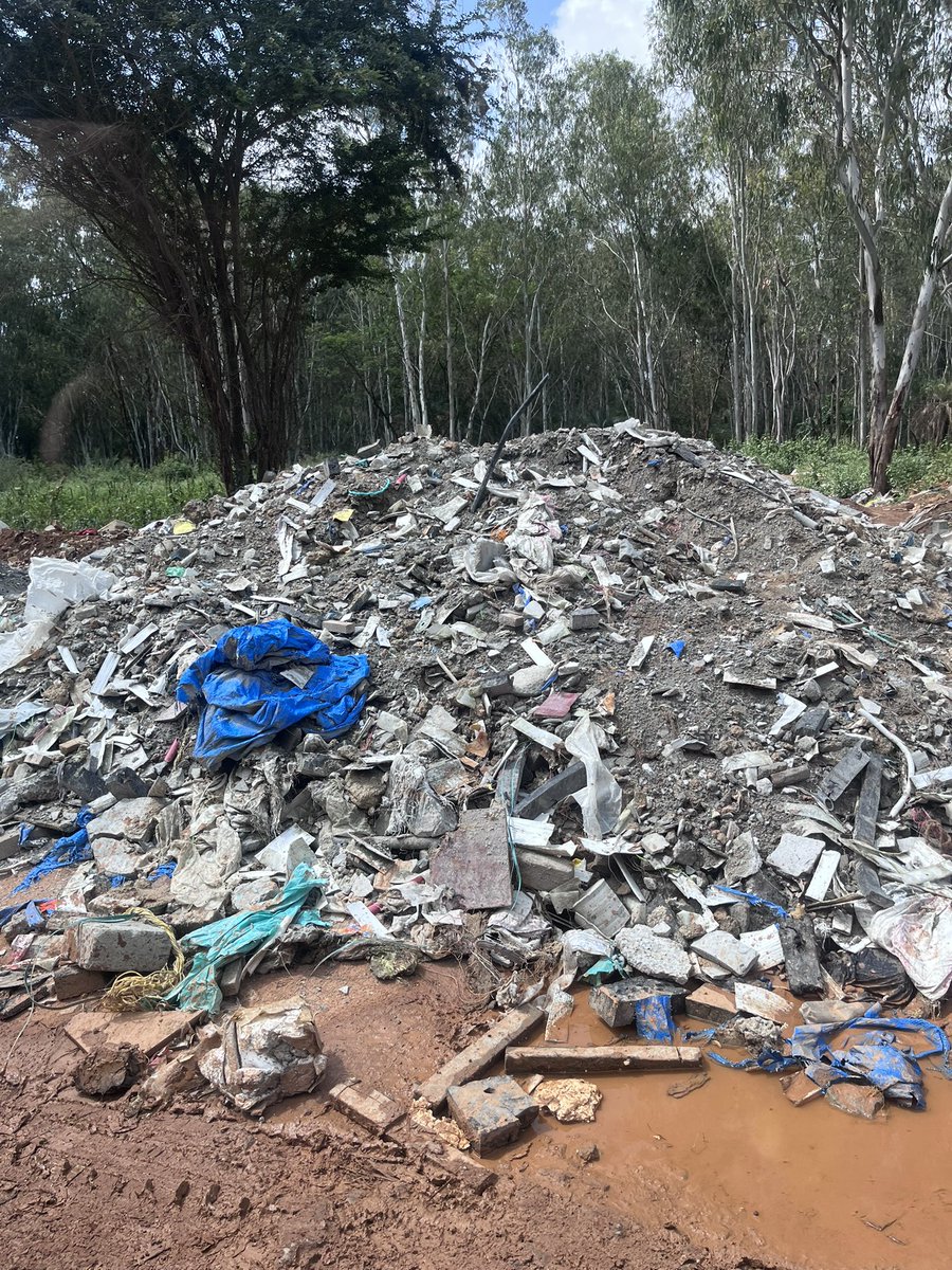 adarsh_L_murthy's tweet photo. @ICCCBengaluru @krishnabgowda @GBA_office sir my complaint is marked closed however the place is not cleaned and remains as is . Request to please check https://t.co/FHQVHCwryc
