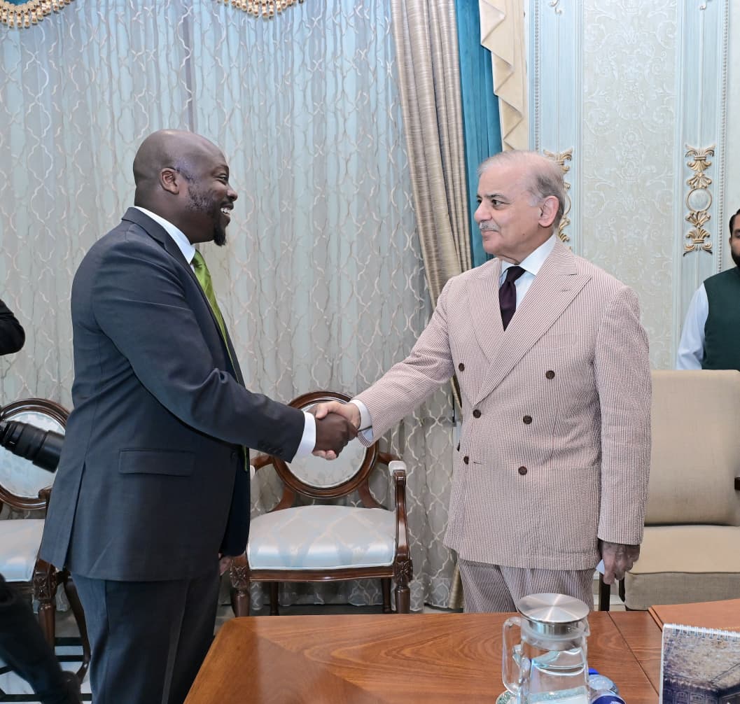 GovtofPakistan's tweet photo. Islamabad: Prime Minister Muhammad Shehbaz Sharif shakes hand with Vice President Government Affairs and Public Policy of Google Mr. Wilson White. https://t.co/tXOe7wDP9l