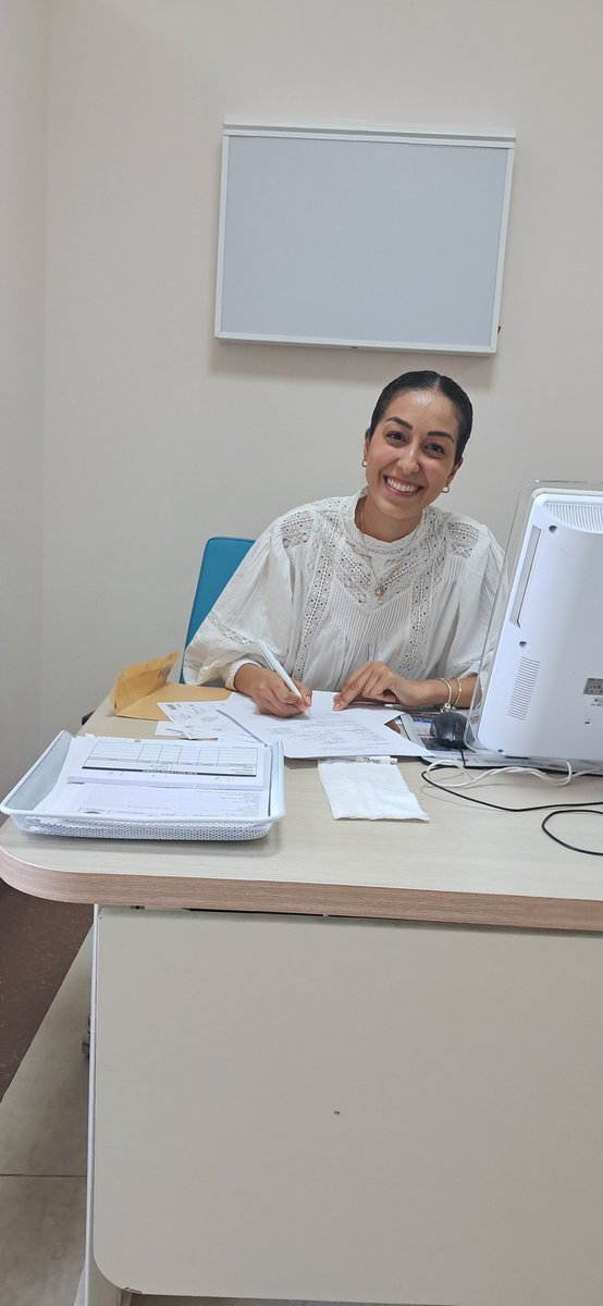Bingol_DSM's tweet photo. Müdürlüğümüzce, yürütülen rehabilitasyon ve iyileştirme çalışmalarına katkı sağlamak amacıyla Bingöl Devlet Hastanesi’nde görev yapan  Uzman Dr. Psikiyatrist Ceren Özağaçhanlının gönüllü çalışan başvuru dilekçesi Kurum Müdürümüz tarafından teslim alındı. https://t.co/DiNL5DwHMs