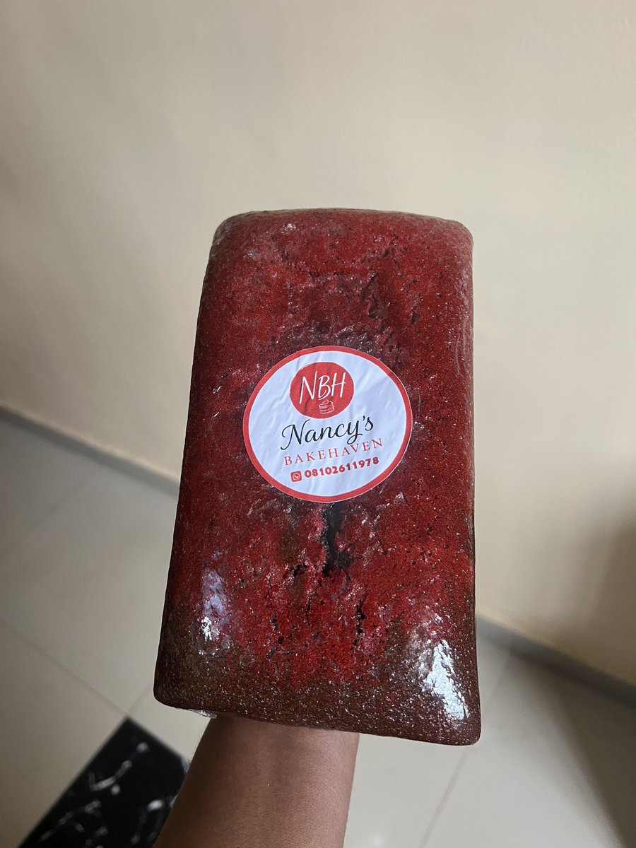 nancy_pengg's tweet photo. Red velvet and Chocolate combo😋

Our cake loaf is available everyday for your cravings satisfaction🥳

It comes in flavor of your choice😌

Price:#5000

📍 Osogbo https://t.co/Mnt6vb0juh
