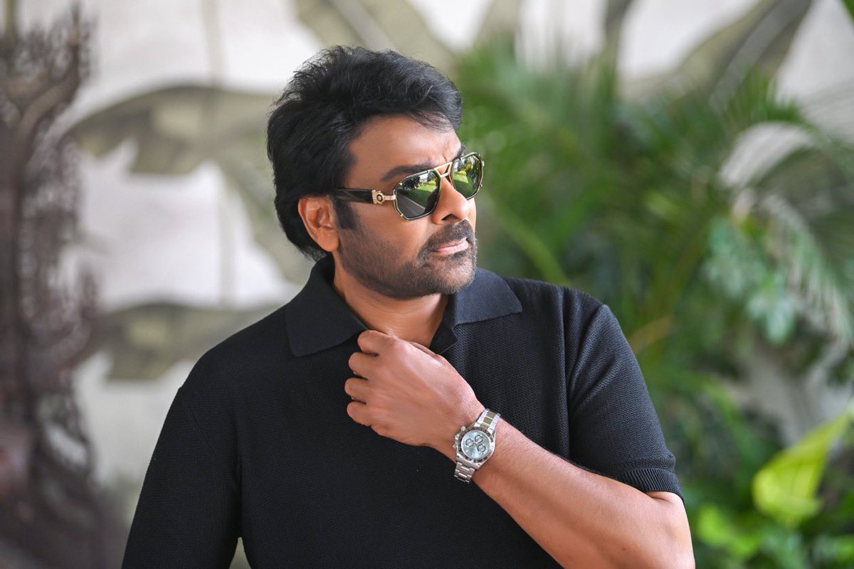 sivacherry9's tweet photo. From that timeless charm to the effortless style, every still carries a different flavour of MEGASTAR. ❤️‍🔥

Let’s begin @KChiruTweets garu’s birthday celebrations in advance with some striking stills from his latest photoshoot 🤩🔥

#Chiranjeevi #Mega158 https://t.co/wiW2cOttvX