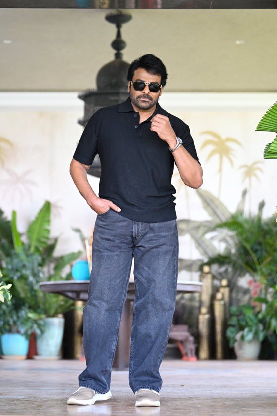 sivacherry9's tweet photo. From that timeless charm to the effortless style, every still carries a different flavour of MEGASTAR. ❤️‍🔥

Let’s begin @KChiruTweets garu’s birthday celebrations in advance with some striking stills from his latest photoshoot 🤩🔥

#Chiranjeevi #Mega158 https://t.co/wiW2cOttvX