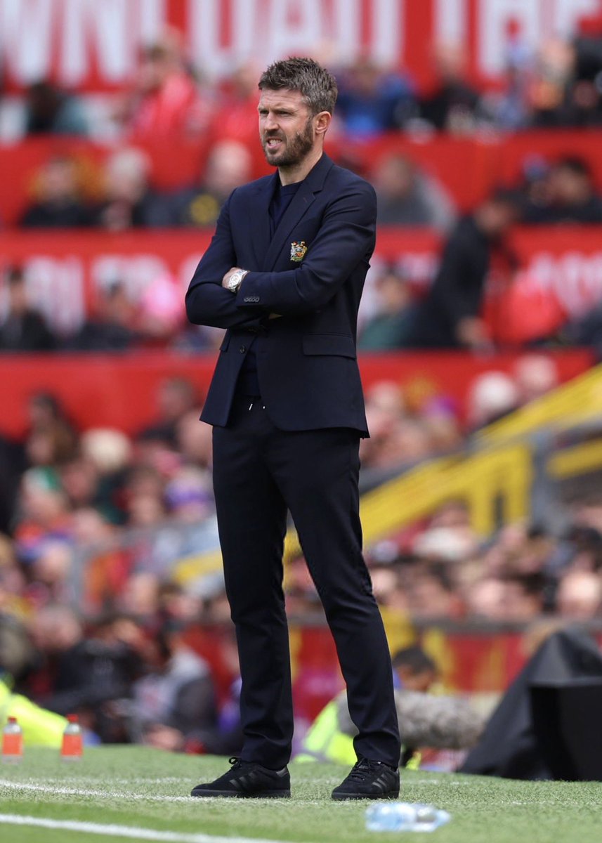 Utdtruthful's tweet photo. 🚨🗣️ Jamie O'Hara: “United winning the league? I think maybe with Carrick coming in, they thought they might have had an opportunity if they had BACKED him.

“I have to say I think it's a DISGRACE what they've done to Carrick. They've brought him in.

“They've said we're going to back you. They gave him the opportunity. He did a fantastic job last season getting them back into the Champions League, and they've given him TWO players.

“Manchester United are miles OFF it and we're talking about them being in the Champions League. They've got the same back four they had maybe three or four years ago”. #MUFC [Sky]