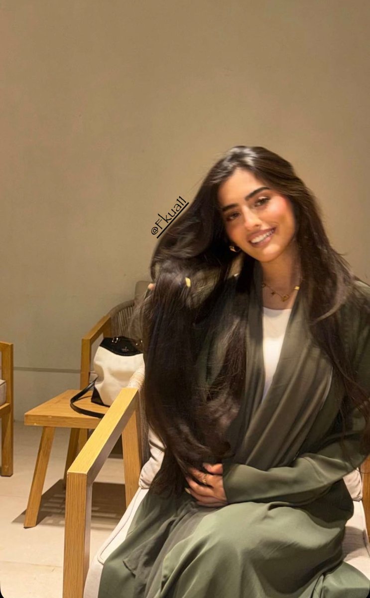 fkua11's tweet photo. عزيزي المستشرف نصيحه لا تتابعني لأن بقد ادمانك لها ولفيسها اللي داعس خلايا مخك راح تدمن حسابي وتتمنى أكون متواجد على طول هههههههههه 💦💦💦💦 https://t.co/P1FYPoeRhu