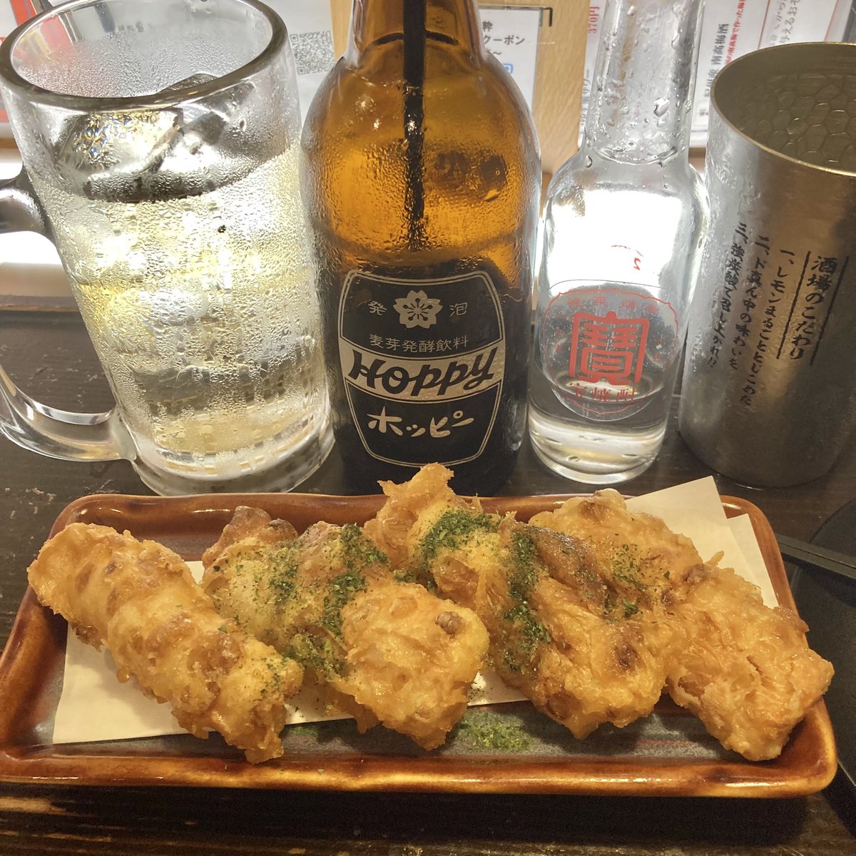 hoppy5126's tweet photo. #錦糸町ホッピー部
今宵の晩酌はホッピーフルセット3杯分にナカ1杯追加の計4杯で730円、つまみは枝豆、ちくわ磯辺揚げ 各220円、自家製つくね200円で締めて1370円でした。
ごちそうさまでした(^ ^)
#センベロ #せんべろ #ホッピー
#ボッピー部 
#立ち呑み粋 https://t.co/oDsq704uxH