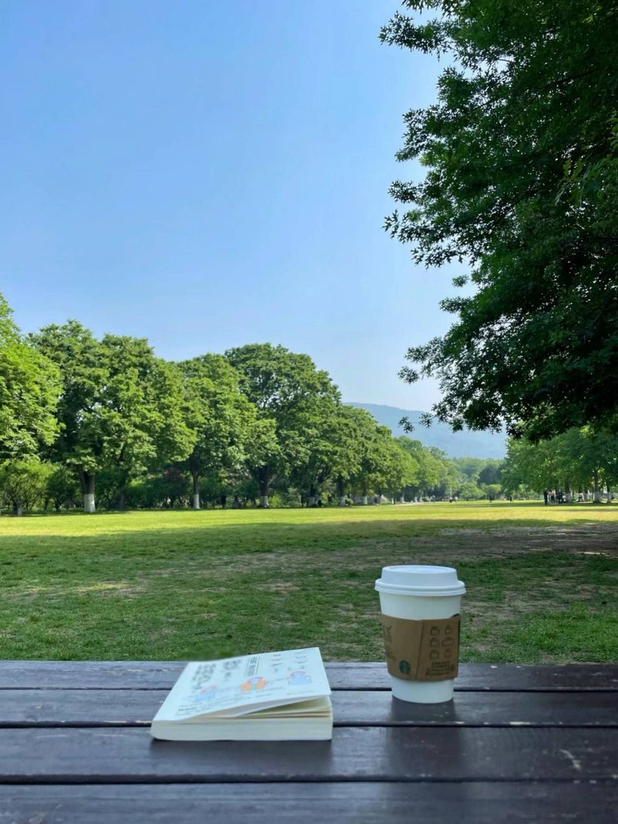 LilianaAst6ixr's tweet photo. Hoy sale el sol perfecto, ideal para caminar por el parque y tomar un café fresco. https://t.co/995ed7L2KH