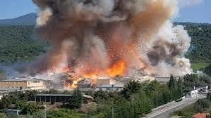 angel_nowar's tweet photo. Ma ci rendiamo conto a che punto siamo arrivati? Le nuove colonne dell'interventismo in guerra, rigorosamente  ma con il culo degli altri non con il loro o quello dei loro parenti, ossia da Repubblica al Corriere, passando per i TG a reti unificate ieri disseminavano la notizia⏬ https://t.co/CBKsj0f6pX