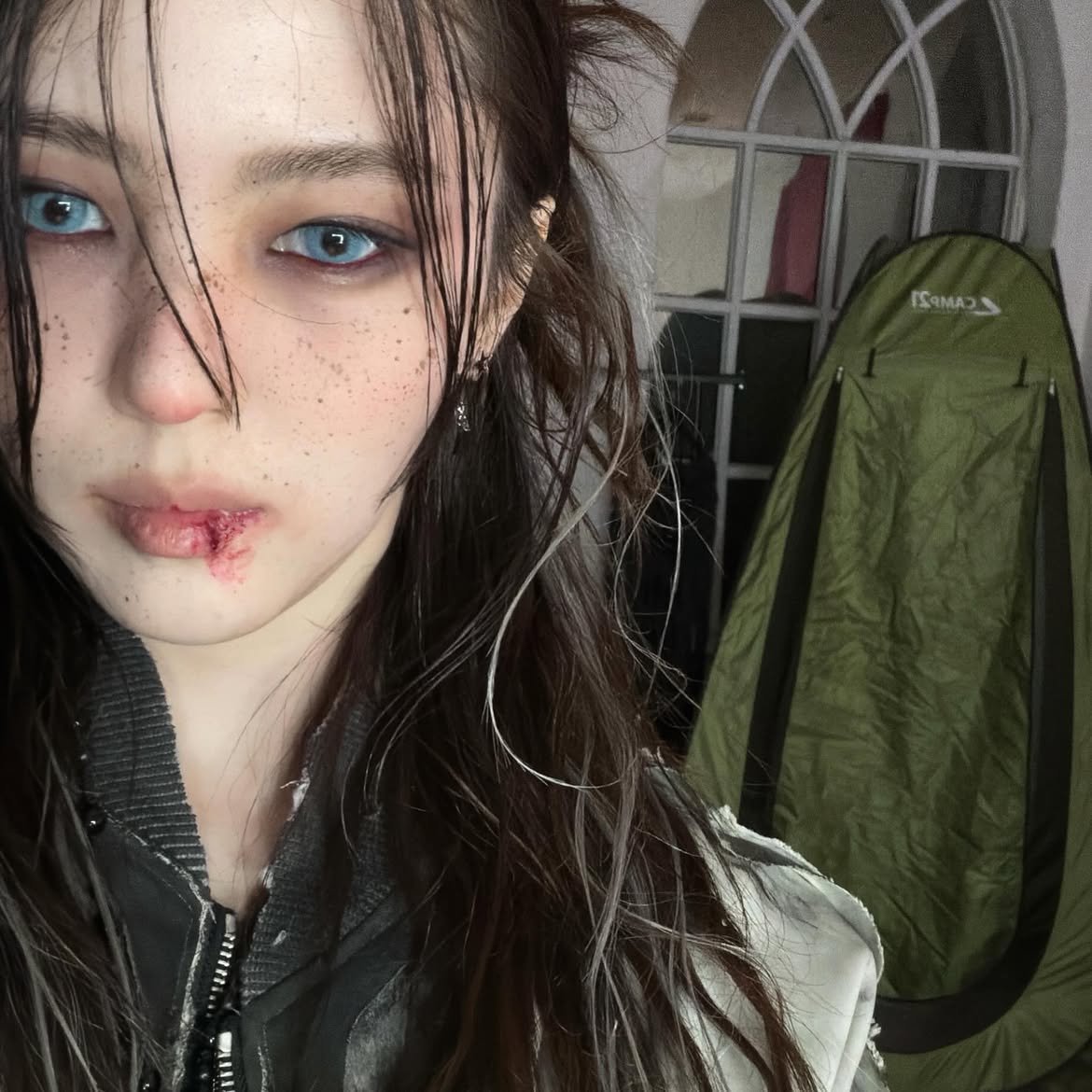 xewsoxee's tweet photo. Got the full treatment today, blue contacts in, hair a total mess and somehow it still felt right sitting in that mirror while they painted the damage on. Just letting the whole chaotic process happen and honestly I kind of liked the version of me that came out of it. https://t.co/TNjNwTjXPF