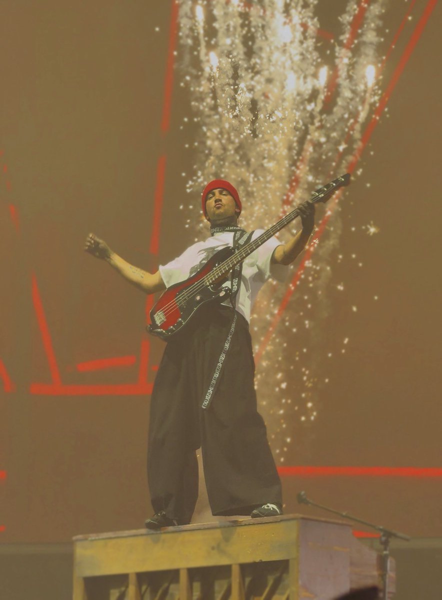 lGOT2EVOLVE's tweet photo. @twentyonepilots SZIGET MENTION https://t.co/F8ypFIgE7u