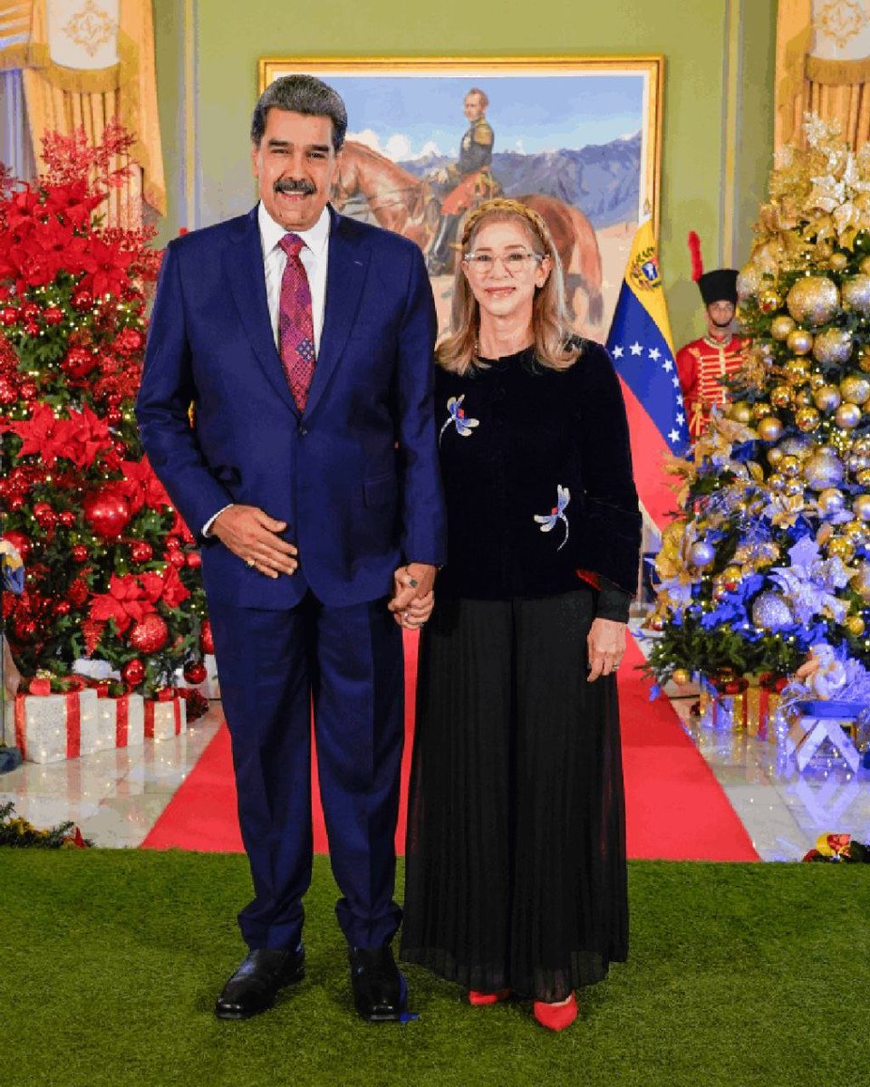 RioCrecido_ven's tweet photo. "Nicolás Maduro y Cilia Flores: ¿El verdadero ejemplo de amor y lealtad en la política? 🇻🇪❤️

​Décadas juntos superando todo tipo de escenarios. 

¿Qué opina la comunidad de X? 👇

​🔄 RT si estás de acuerdo
💬 Comenta tu opinión" https://t.co/GeJ1fy3bqO