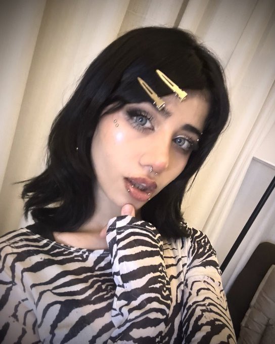 cestkw's tweet photo. الطاهره كرستين🛐💗 https://t.co/FZAeieEjlX