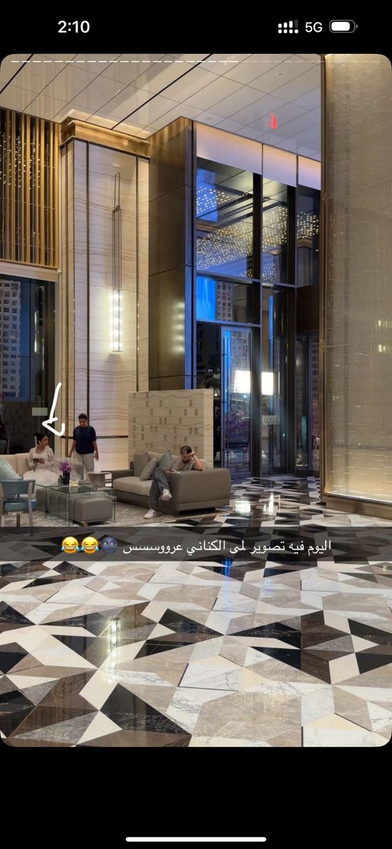 xar109's tweet photo. امممم هل تصوير مسلسل؟ https://t.co/ktcFsIqAgh