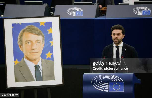 Dio_Canaja's tweet photo. @ClaudioBorghi ecco come la Lega riceve il premio Gatekeeper. Il loro Marco Zanni, ex 5 stelle, nominato direttore della Banca Europea per la Ricostruzione e lo Sviluppo. Piccoli voltagabbana crescono (a spese nostre). Votate Lega, magari Borghi, per rimanere per sempre in Europa, coglioni ! https://t.co/uJ98tum1UO
