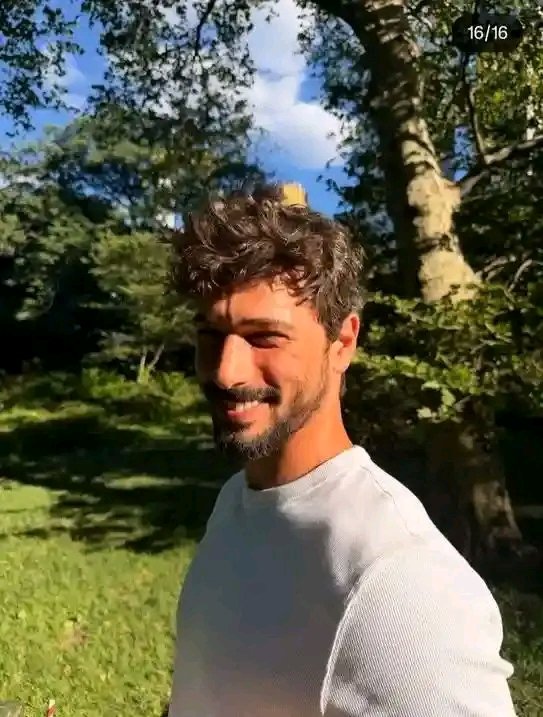 sumaxv's tweet photo. مين مش مقتنع بعلاقتهم و أنها مجرد ترويج 🙄

#Denizcanaktaş #devrimözkan https://t.co/bLQT18jhna