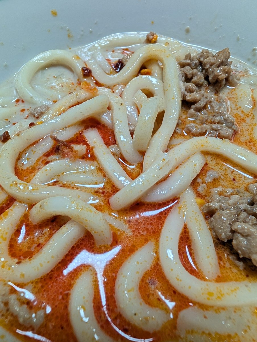 okookoj's tweet photo. 火曜日お疲れ様でした😊
本日は坦々うどん🍲🔥
からの黒ラベル🍺でカンパ～イ🍻⭐️
丸くなるな⭐️になれ😆 https://t.co/WxbC3F8hhk