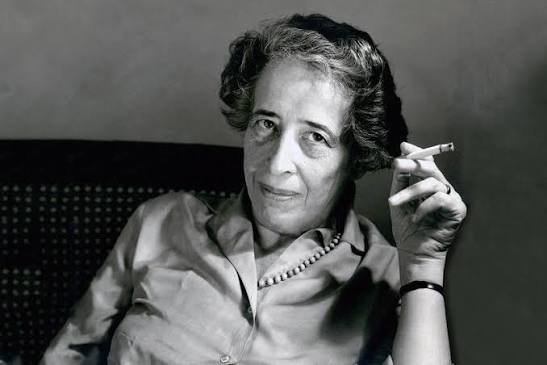 ajcaleca's tweet photo. "...pensar ya es un acto de resistencia".

Hannah Arendt

* para que por favor.