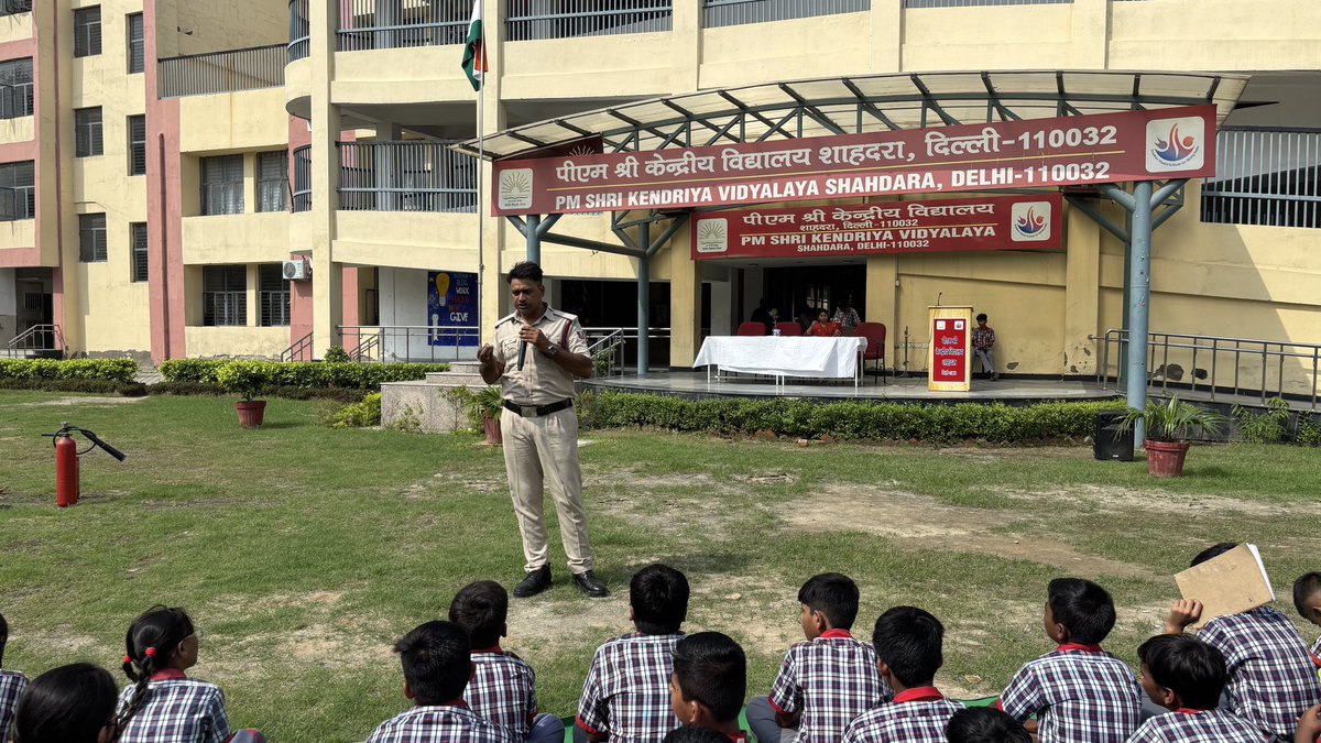kvshahdara1's tweet photo. PM SHRI KV Shahdara conducted a Fire Safety Orientation and Mock Drill in collaboration with the Delhi Fire Department. Students and staff learned essential safety measures, emergency preparedness, and evacuation procedures through practical demonstrations.

  @kvs_ro @KVS_HQ https://t.co/YOF3ymNxsA