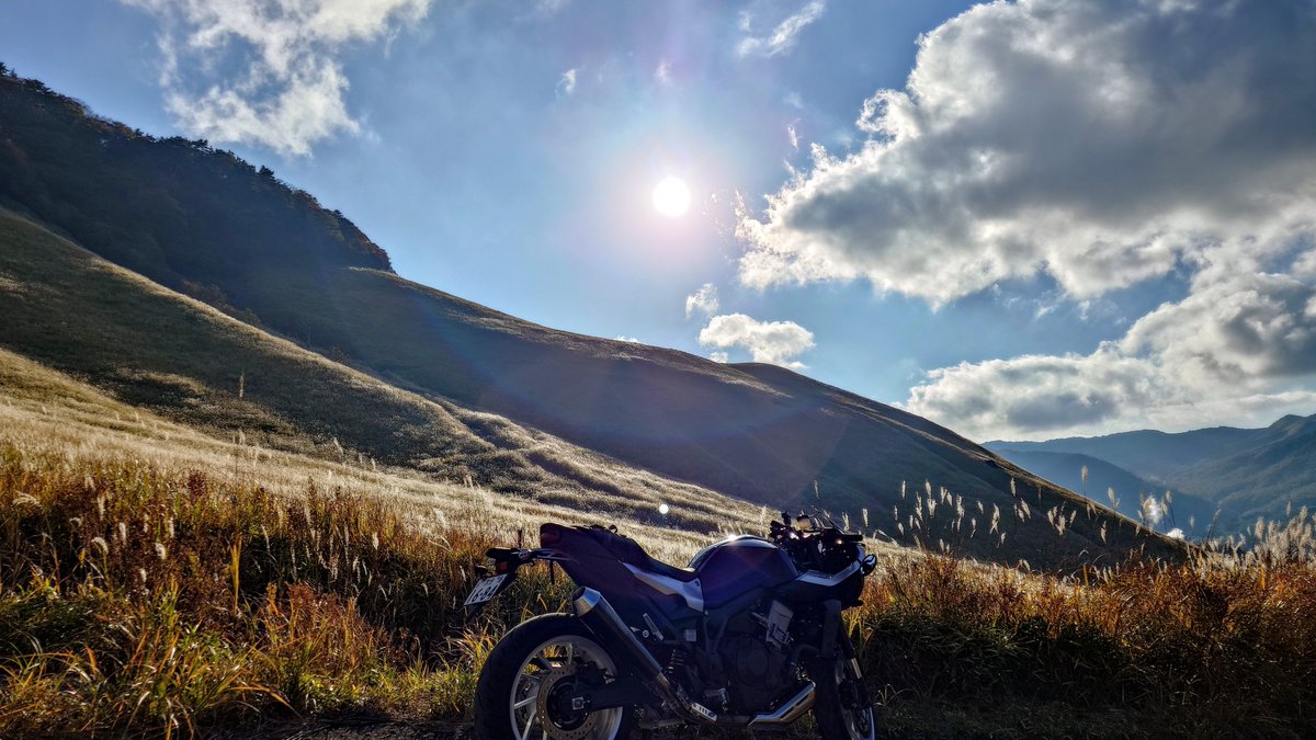 tetsjin1321's tweet photo. チョット貼ってみた
#バイクと雲が織りなす空のかっこいい画像を貼ってね https://t.co/HsnNtVDoaV