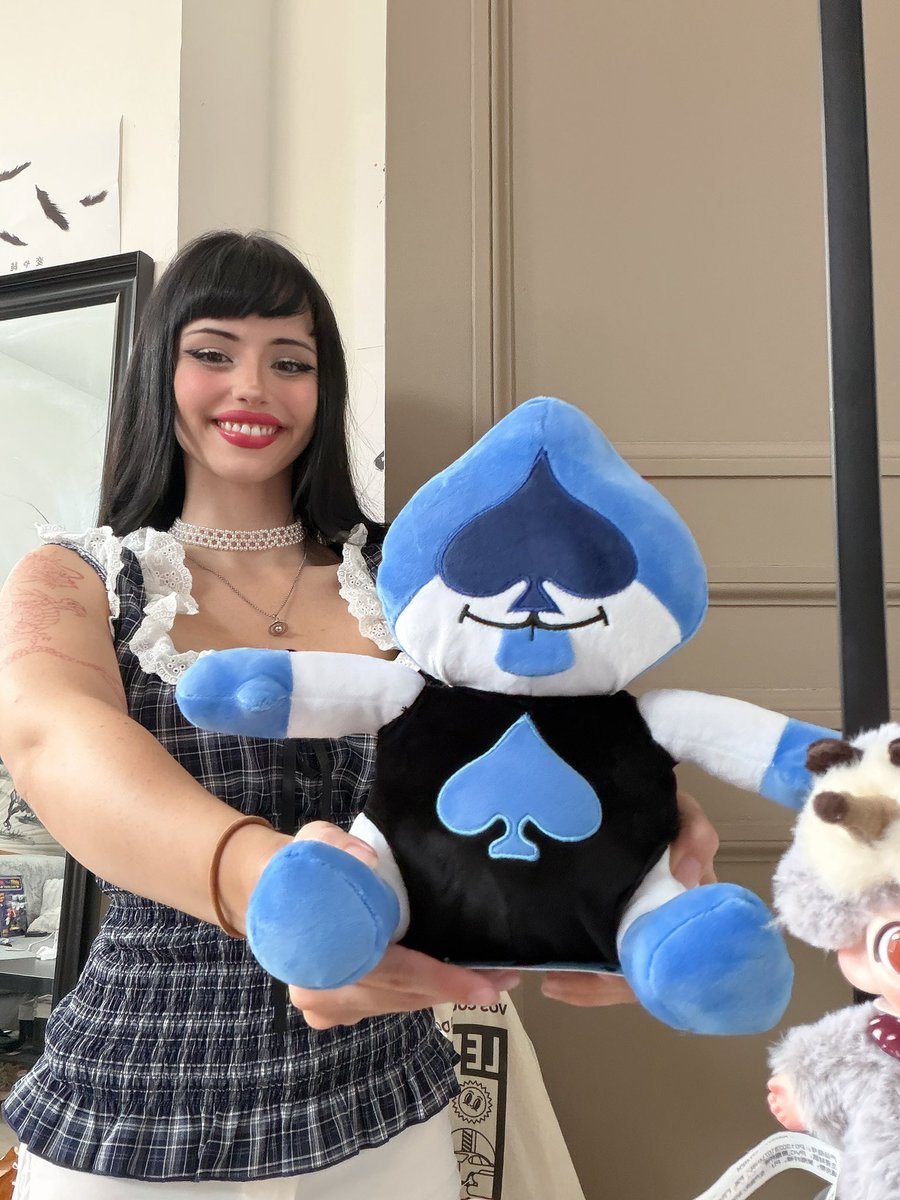 muat0ri's tweet photo. LANCER PLUSH IS THE CUTTEST :D♠️♠️ https://t.co/QqXUDRNfT6