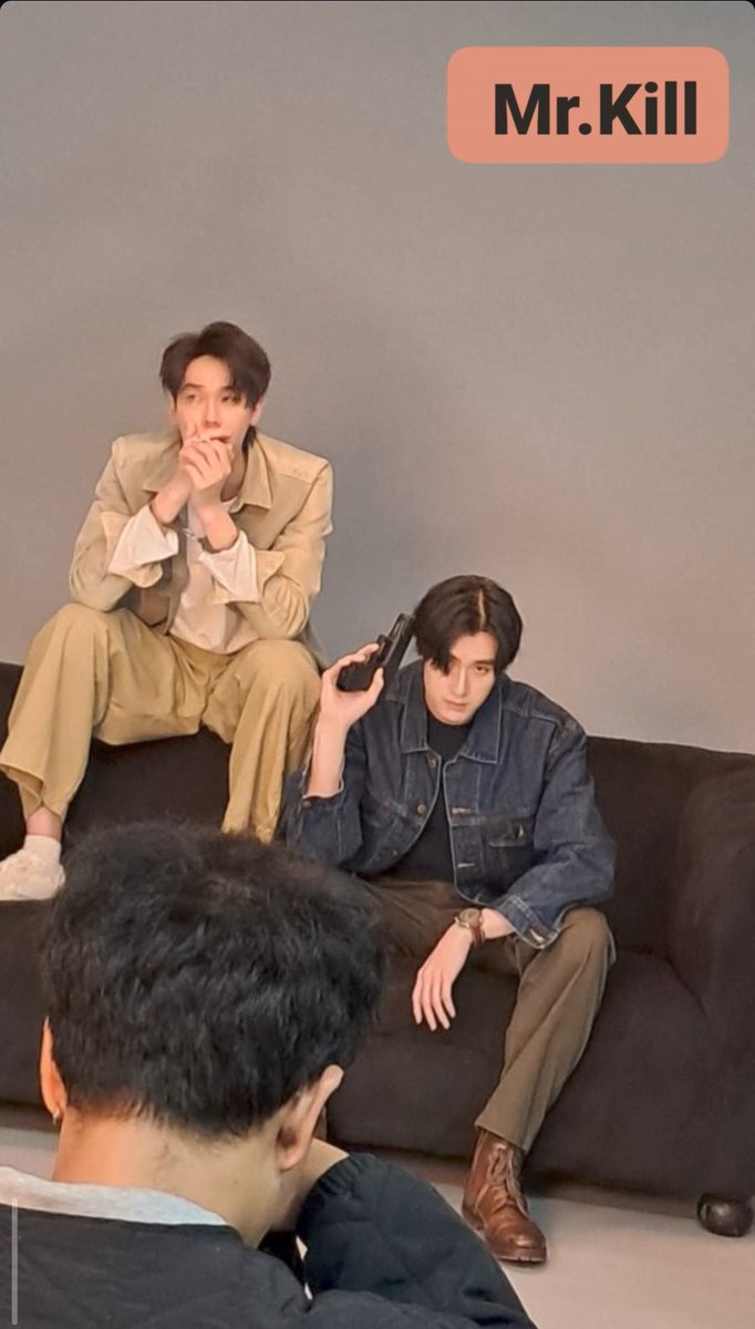 cosmiicblu's tweet photo. DEWTEE!?!?!?! ANJGGG KAWIN BGT T____T TOLONGGG NGERTIIN GUEEE PLSSSS... DEW PAKE BORGOL... TEE BAWA PISTOLBTERUS TATAPANNYA..... GILAAAA (gue yang gila) FAKKK

#MrKillSeriesEP7 https://t.co/kYYqaTyLMR