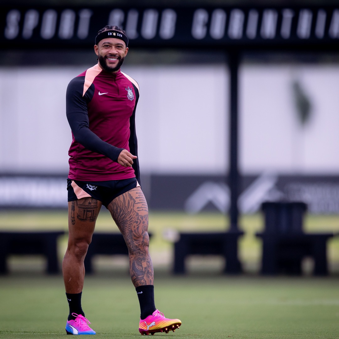 _sccpnews's tweet photo. 🚨 | O atacante Memphis Depay se reapresentou na manhã desta terça-feira no CT Joaquim Grava para o reinício dos trabalhos no Corinthians e deve ficar à disposição para o jogo contra o Rosario Central.

O departamento de futebol corre para registrar o novo vínculo no BID da CBF a tempo da partida da próxima quinta-feira, na Neo Química Arena, pela Conmebol Libertadores.

📰 | @geglobo
📸 | Rodrigo Coca/Agência Corinthians
