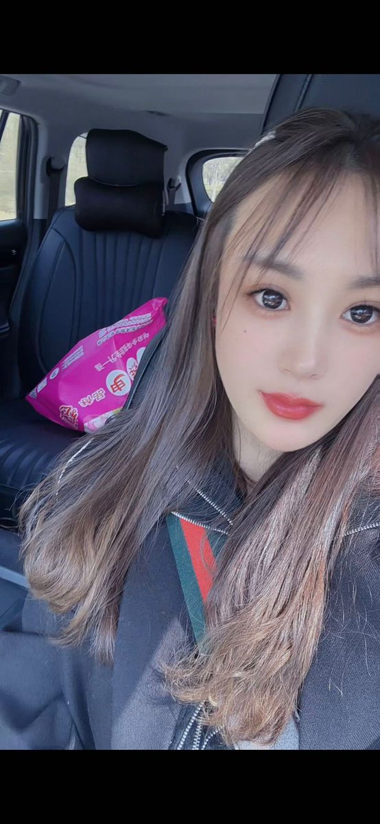 vgvrq0f's tweet photo. A woman of much randomness 🥰 https://t.co/qgvAh7TfNA