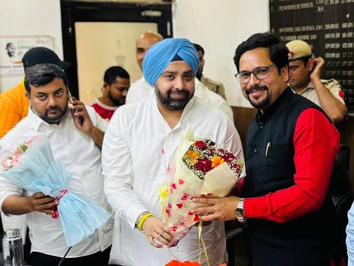 Sanjeev_aap's tweet photo. दिल्ली विधानसभा में मेरे सहयोगी एवं चाँदनी चौक विधानसभा क्षेत्र के लोकप्रिय विधायक भाई @punardeepsahni जी को जन्मदिन की हार्दिक बधाई एवं शुभकामनाएं।

ईश्वर से प्रार्थना है कि आपको उत्तम स्वास्थ्य, दीर्घायु और निरंतर सफलता प्रदान करें। आप सदैव इसी ऊर्जा और समर्पण के साथ जनता की सेवा करते रहें।