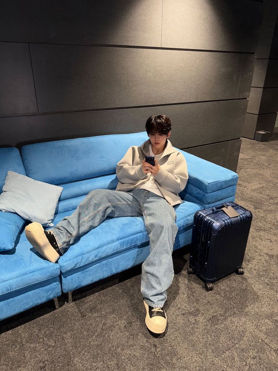 soundofsco's tweet photo. #광고
@rimowa 💙
#RIMOWA #리모와 #RIMOWAOriginal https://t.co/JpQK1j3e0x