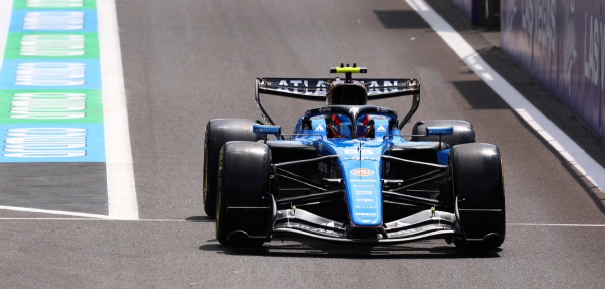 formularacers_'s tweet photo. 🚨 | Williams have reportedly offered Carlos Sainz a "significantly improved salary" in contract negotiations.

Sainz is said to be "very close" on agreeing an extension, although a final decision has not been made.

[@Racingnews365] https://t.co/Kuwcs7aKJH