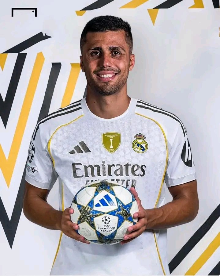 Madridpulse0's tweet photo. 🚨 CURRENT CAMAVINGA  IS BETTER THAN RODRI!

5 REASONS 👇

✅More explosive
✅Better ball carrier
✅More aggressive defensively
✅Can cover more ground
✅His CURRENT FORM is ridiculous 🔥

Rodri is a legend of the position.

BUT RIGHT NOW?

CAMAVINGA IS COOKING. 🤍

YOUR TAKE👇 https://t.co/pjTBFy0ePN