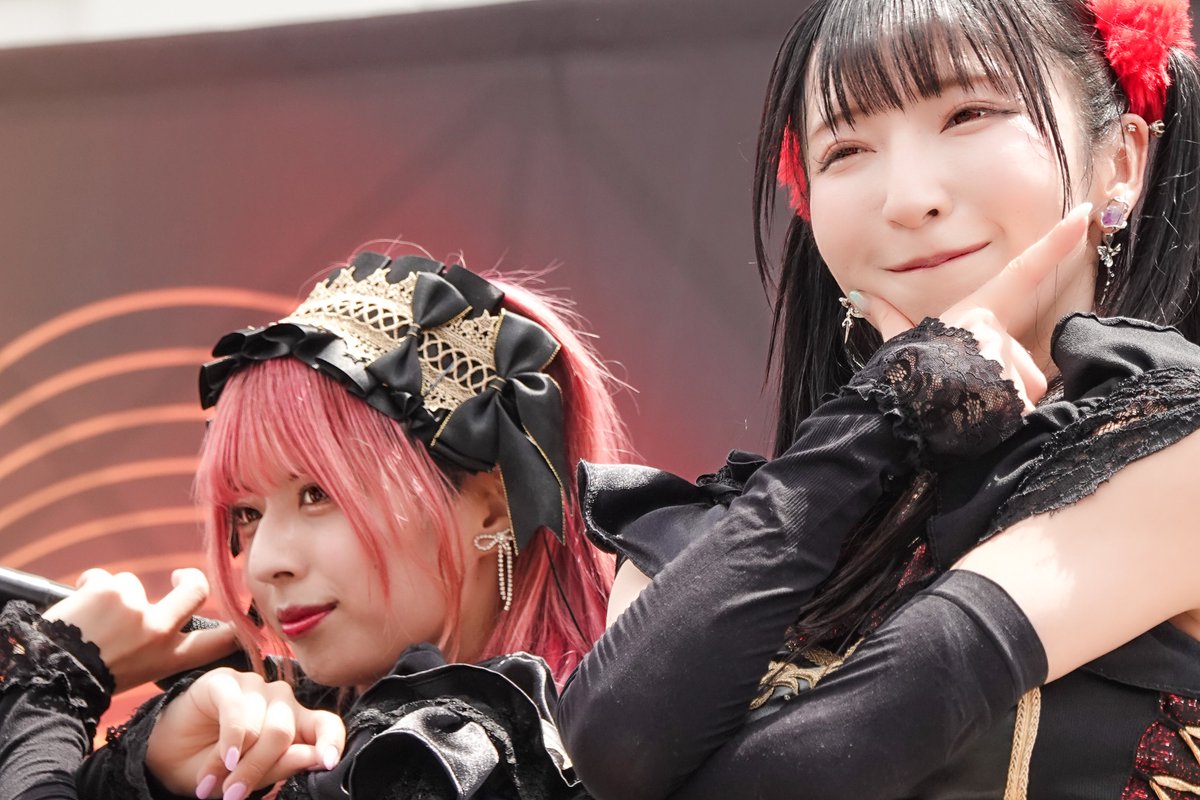 jkmaty's tweet photo. 2026.8.15 姫路駅北にぎわい交流広場🌳
HIMEJI SOUND BOX Day☀️
#KRD8
#桜井みる(@mirurun7676)🐰🩷
#宮脇舞依(@onigiri_0724)💜
サイキョーコンビ😊
#おしまいまい
#みてみてみるるん
#HSB https://t.co/fKx69pTp9D