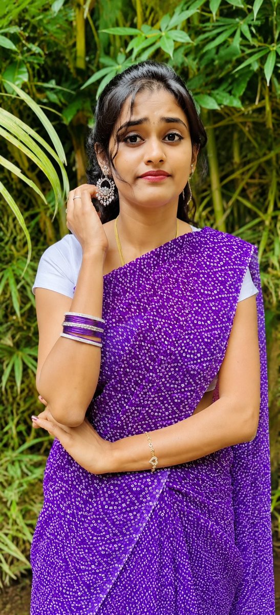 preethiqueen4u's tweet photo. Saree summa try panuna epdi irruku ? https://t.co/7A6rbktOpf