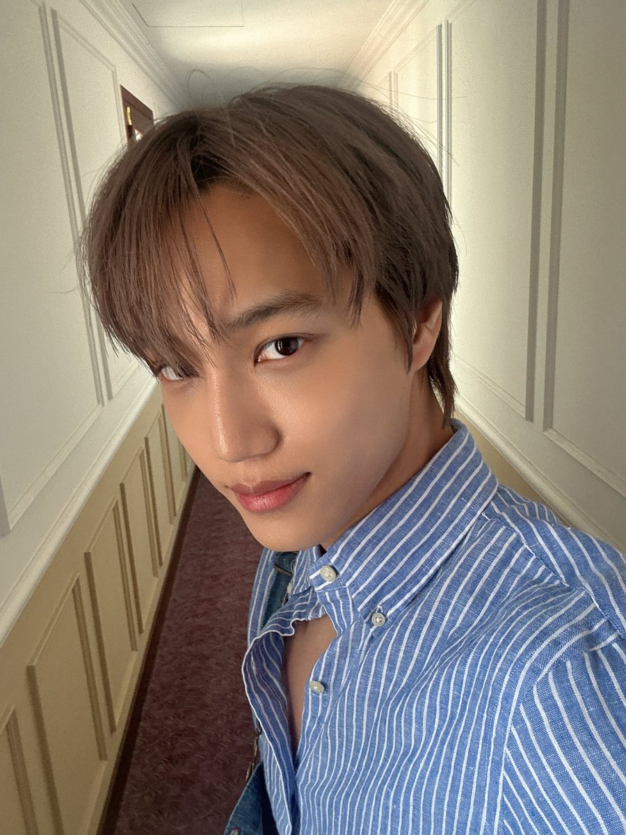 nothingonini's tweet photo. his tan skin 🤎☕️☀️ https://t.co/whzSmLelIv