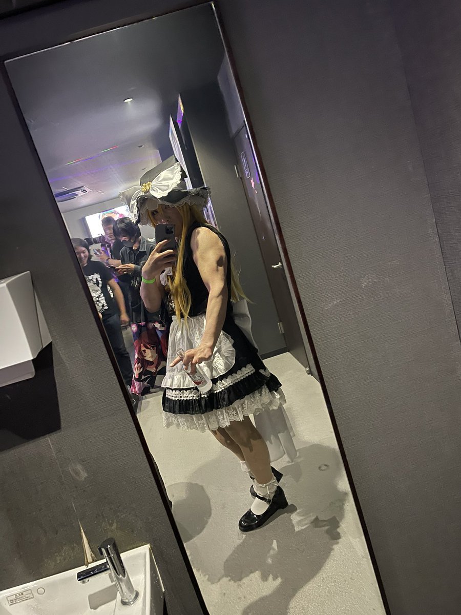 yakumononoke's tweet photo. 女装するなら華奢であってくれ！みたいなん見かけたが、おぅ、すまんの！ https://t.co/JBgyudfz2G