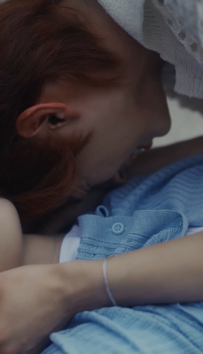 dohoonbliss's tweet photo. dohoon’s ears look so red while hugging jihoon after she got hit by a truck 😭😭 https://t.co/XdX6SaNRDc