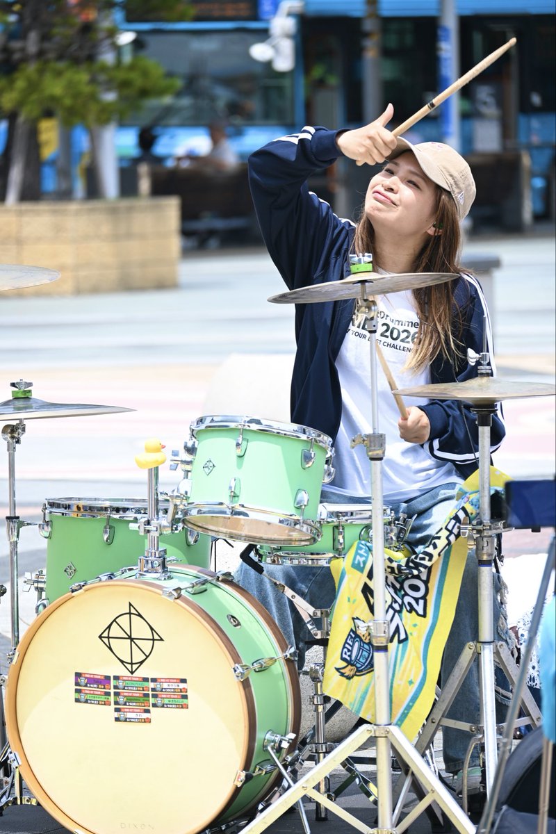 drummerie_xi's tweet photo. ストリートドラム47都道府県
ラストチャレンジ🔥

2022年から始めた47都道府県ストリート。
1周目の47都道府県を達成して、 今、2周目を周っています！
こうしてもう一度47都道府県を周れていること
決して当たり前のことじゃないなって改めて感じています。

ストリートできる場所があって、 会いに来てくれる人がいて、 応援してくれる人がいる。
たくさんの人に支えてもらって ここまで来ることができました！
 ストリートツアーはこれで最後です。
出会った皆も、これから出会う皆も 最後まで見守ってね🕊️

残り17箇所 魂込めて叩きます！！！

#ストリートドラム47ラストチャレンジ
#ストリートドラマーリエイ