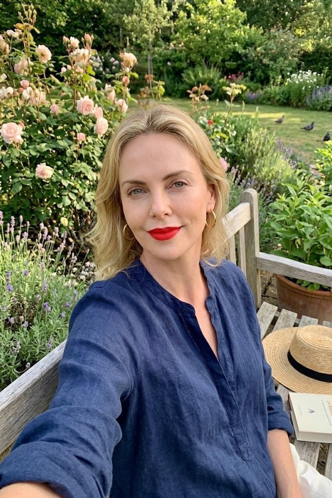 ctheron97's tweet photo. #Charlizetheron https://t.co/CmQoPJy3kD