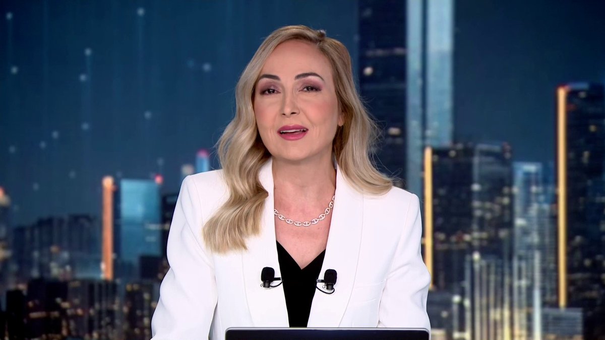 رئيس الوزراء البريطاني يتبادل رسائل مع منتحل شخصية كبيرة موظفي ترمب جرس الإغلاق _Business 